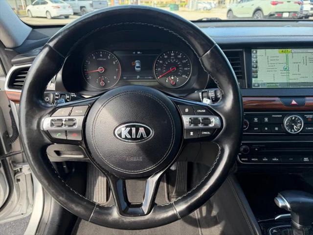 2017 Kia Cadenza Technology
