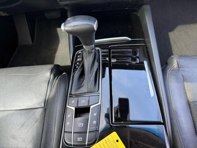 2017 Kia Cadenza Technology
