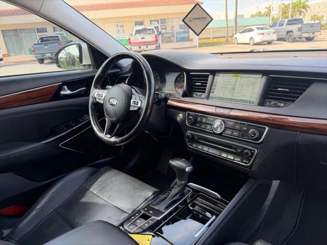 2017 Kia Cadenza Technology