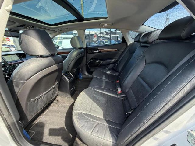2017 Kia Cadenza Technology