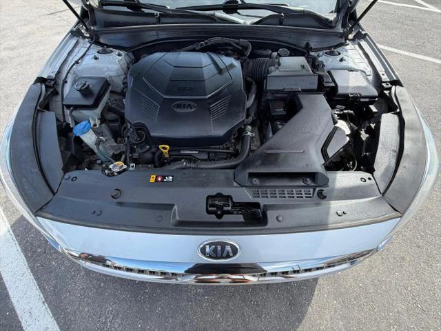 2017 Kia Cadenza Technology