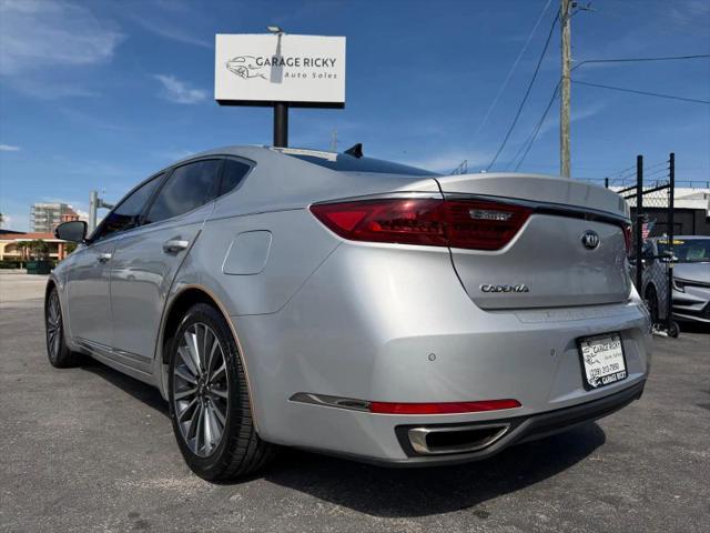 2017 Kia Cadenza Technology