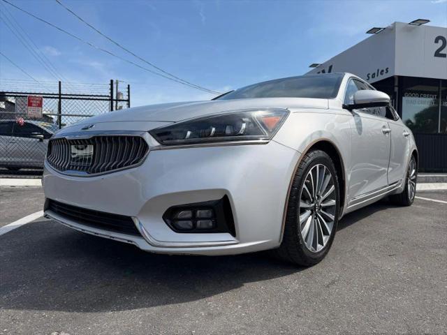 2017 Kia Cadenza Technology