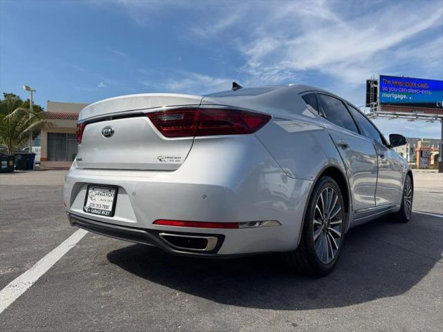 2017 Kia Cadenza Technology