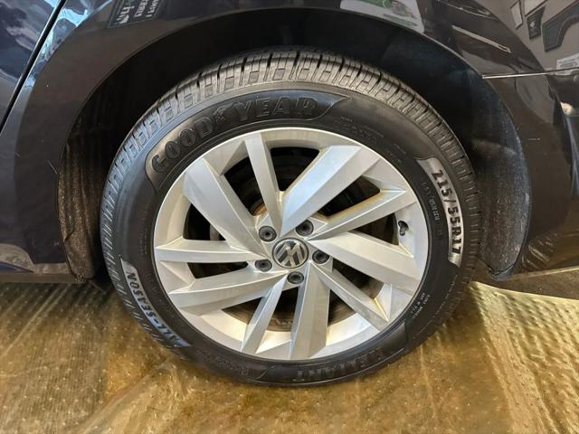 2018 Volkswagen Passat 2.0T SE