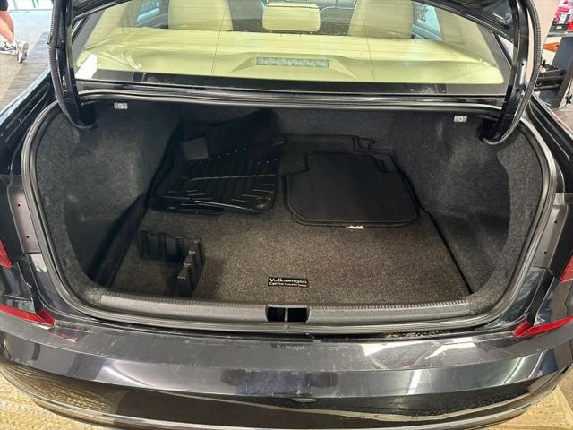 2018 Volkswagen Passat 2.0T SE