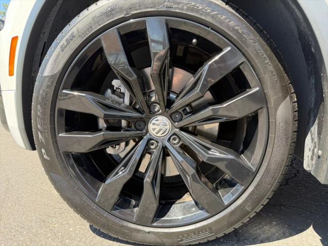 2021 Volkswagen Tiguan 2.0T SE R-Line Black