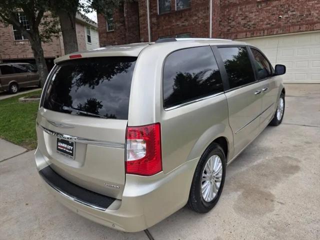 2013 Chrysler Town & Country Limited