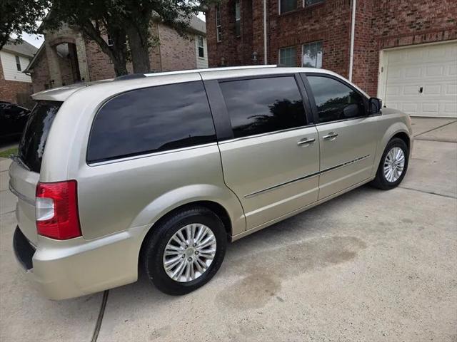 2013 Chrysler Town & Country Limited