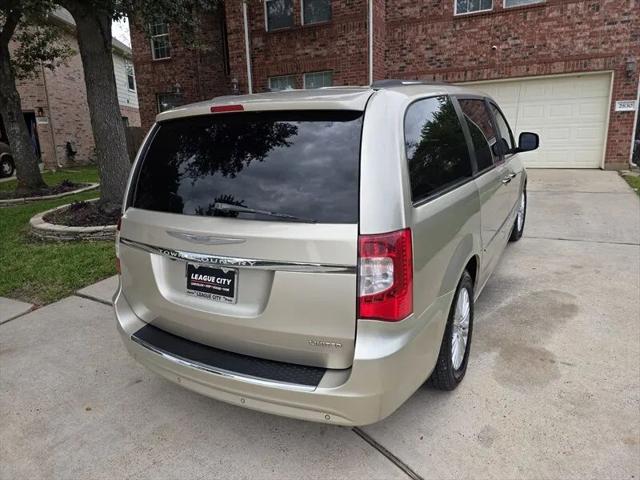 2013 Chrysler Town & Country Limited
