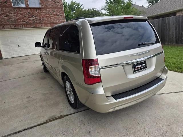2013 Chrysler Town & Country Limited