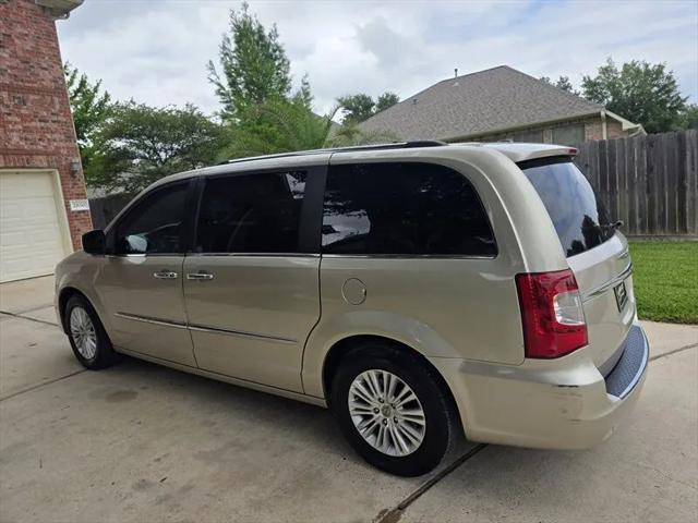 2013 Chrysler Town & Country Limited