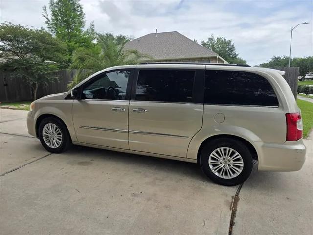 2013 Chrysler Town & Country Limited