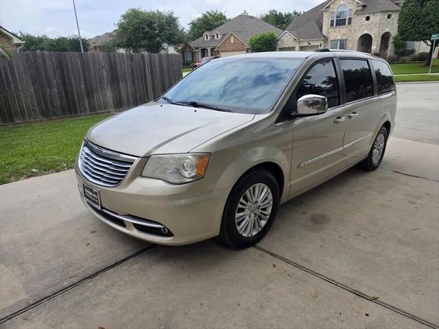2013 Chrysler Town & Country Limited