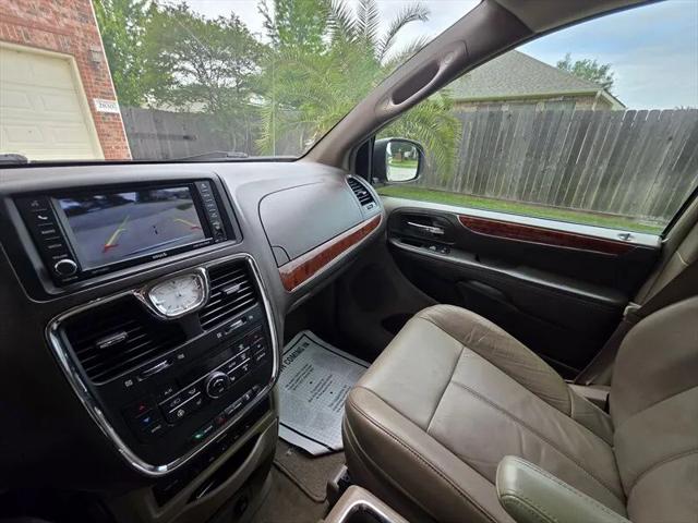 2013 Chrysler Town & Country Limited