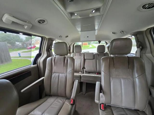 2013 Chrysler Town & Country Limited