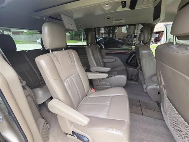 2013 Chrysler Town & Country Limited