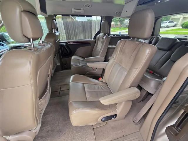 2013 Chrysler Town & Country Limited