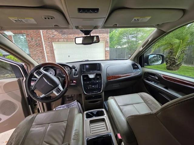 2013 Chrysler Town & Country Limited