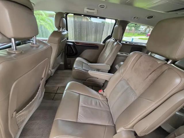 2013 Chrysler Town & Country Limited