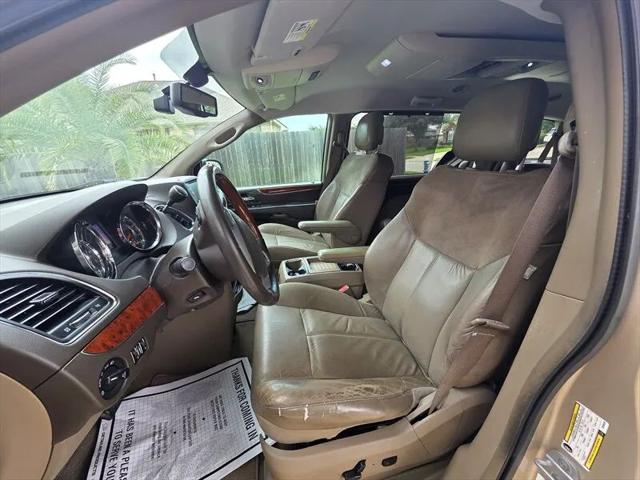 2013 Chrysler Town & Country Limited