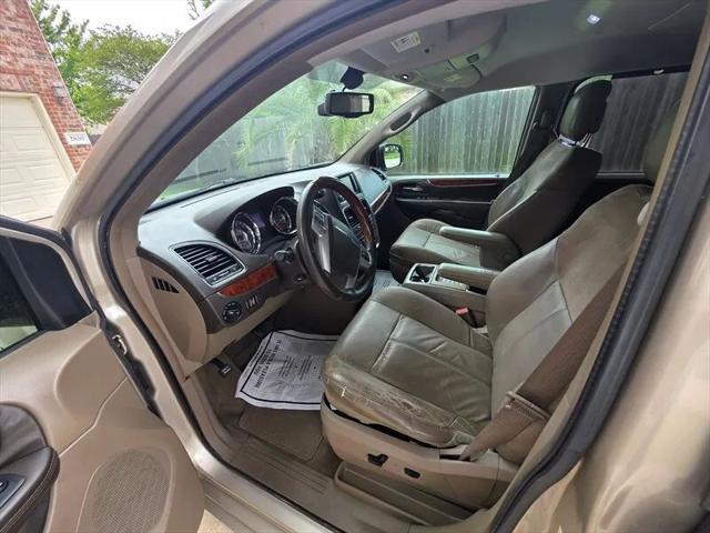 2013 Chrysler Town & Country Limited