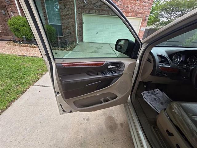 2013 Chrysler Town & Country Limited