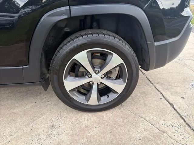 2019 Jeep Cherokee Limited FWD