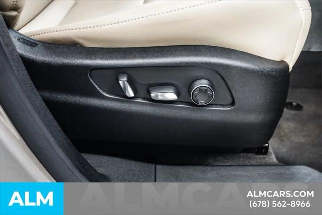 2025 Cadillac XT4 FWD Premium Luxury