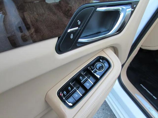 2016 Porsche Macan Turbo
