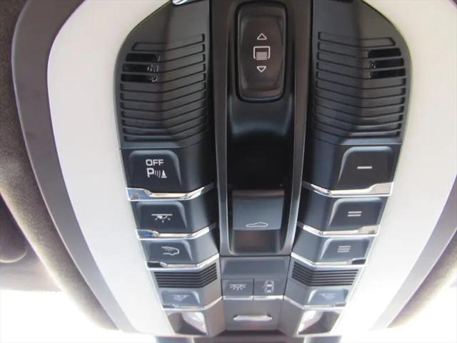 2016 Porsche Macan Turbo