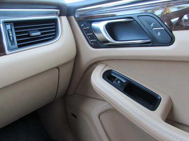2016 Porsche Macan Turbo