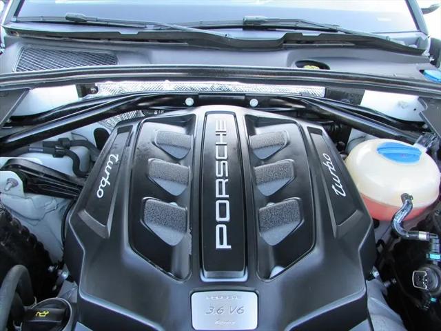 2016 Porsche Macan Turbo