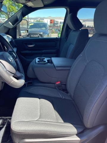 2026 Ram 1500 Express Crew Cab 4x4 5'7" Box