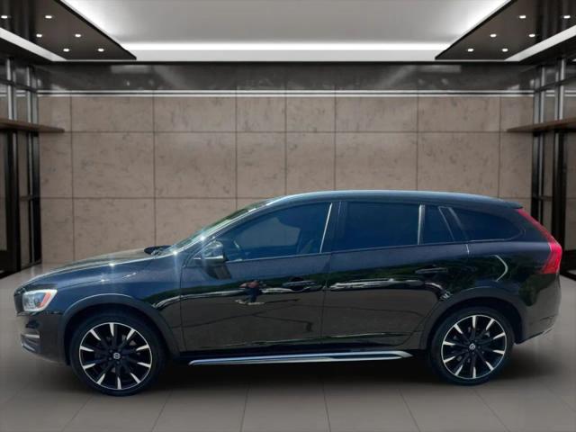 2017 Volvo V60 Cross Country T5 Platinum