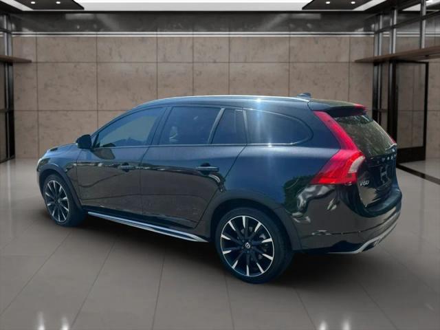 2017 Volvo V60 Cross Country T5 Platinum