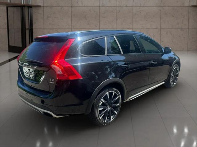2017 Volvo V60 Cross Country T5 Platinum