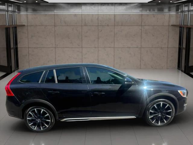 2017 Volvo V60 Cross Country T5 Platinum