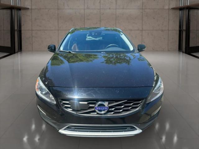 2017 Volvo V60 Cross Country T5 Platinum