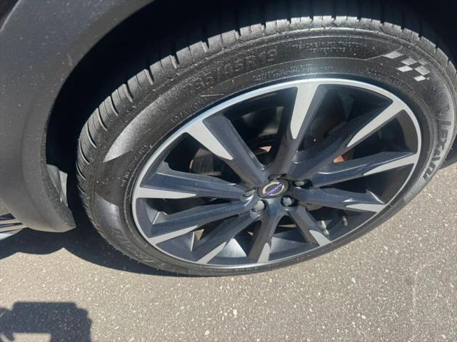 2017 Volvo V60 Cross Country T5 Platinum