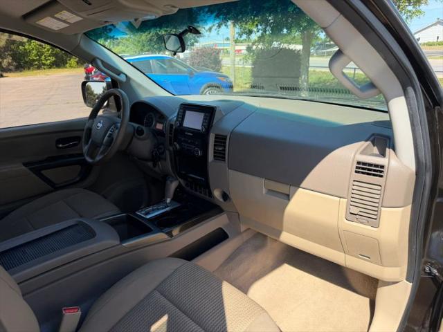 2015 Nissan Titan SV