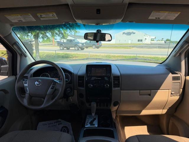 2015 Nissan Titan SV