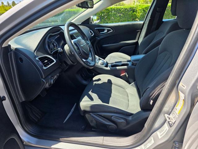 2016 Chrysler 200 Touring