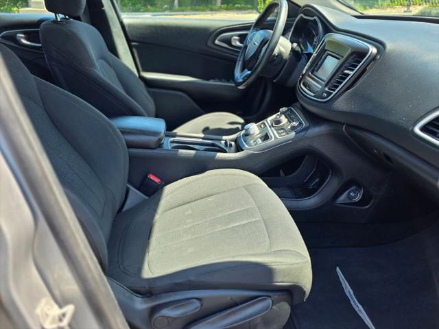 2016 Chrysler 200 Touring