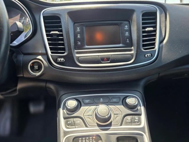 2016 Chrysler 200 Touring