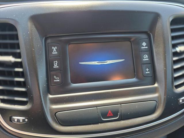 2016 Chrysler 200 Touring