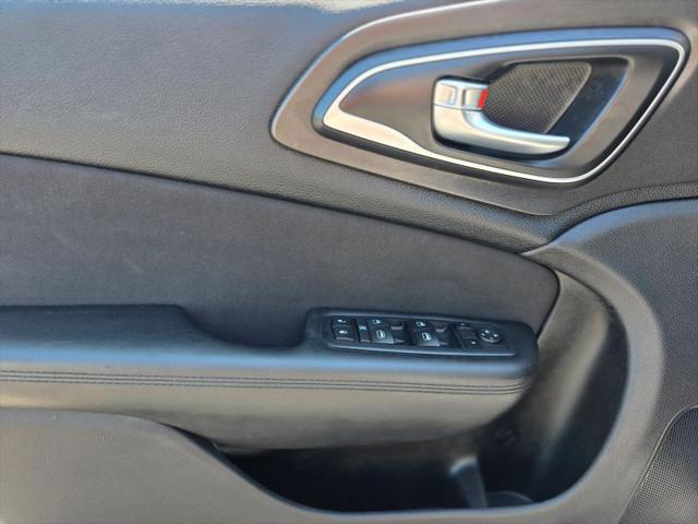 2016 Chrysler 200 Touring