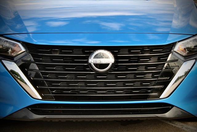 2024 Nissan Sentra SV Xtronic CVT