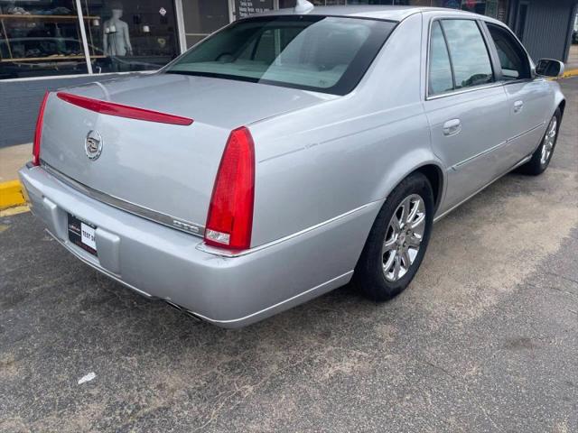 2010 Cadillac DTS Standard