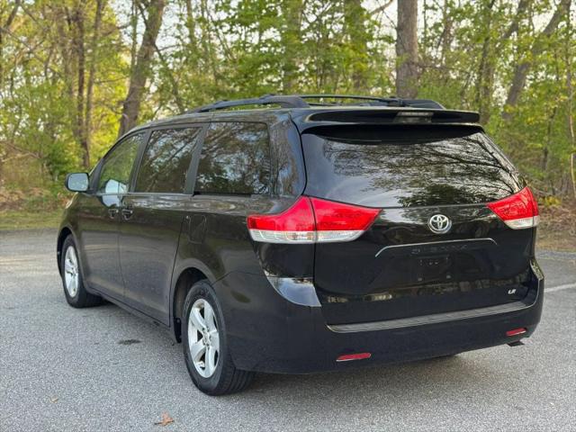 2012 Toyota Sienna LE V6 8 Passenger